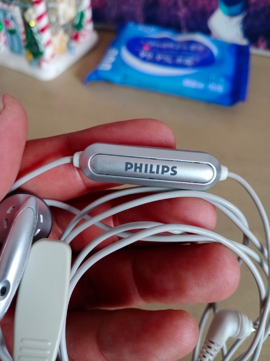 飞利浦9a9i原装耳机,孔径2.5mm,单...