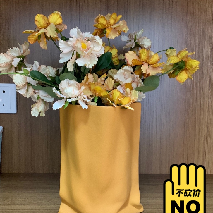 全新包邮北欧轻奢莫兰迪褶皱花瓶摆件陶瓷插花...