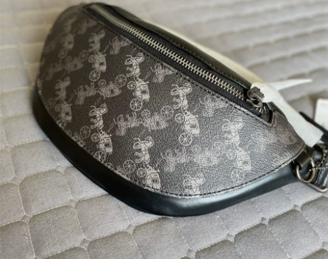 闲置蔻驰coach男士胸包马车单肩斜跨包 ...