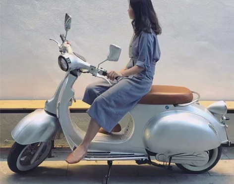 罗马假日电动车vespa网红电瓶车复古摩托...