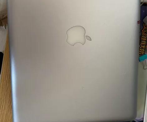 个人一手苹果笔记本，办公 娱乐首选。笔记本...