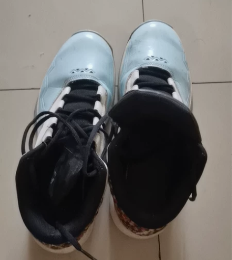 李宁篮球鞋,闲置久了,一直没穿,现在出了,...