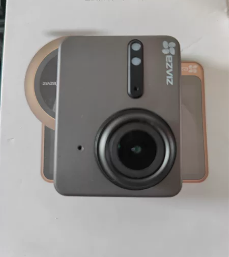 展示柜的 萤石s6运动相机 无电池 未使用...