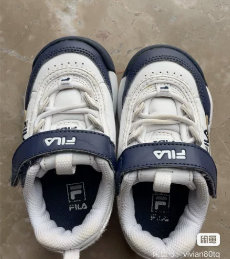 Fila 儿童休闲鞋子 25码 内长15c...