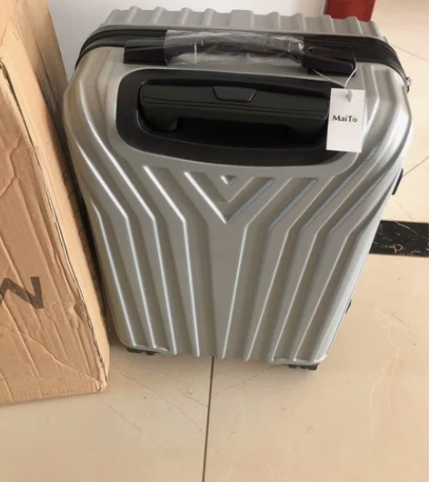 全新拉杆箱￥39 仅自提 尺寸20 小码可...