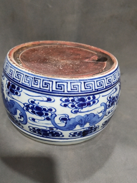 圆鼓形瓷器砚台，文房用品，保存完好，意义(...