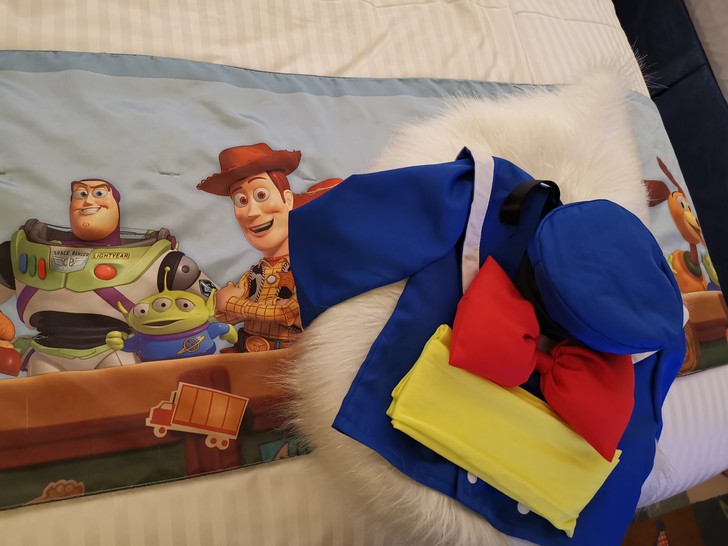 Disney/迪士尼 cos鸭鸭服！全新！...