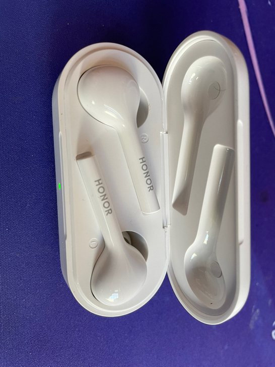 荣耀Flypods蓝牙耳机（赠品勿拍）