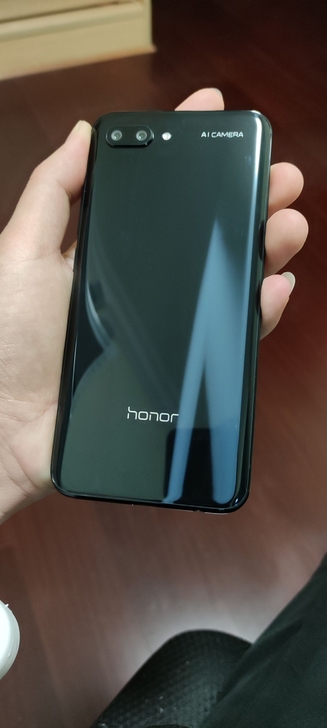 华为荣耀10，6+128g，外观超新超好二...