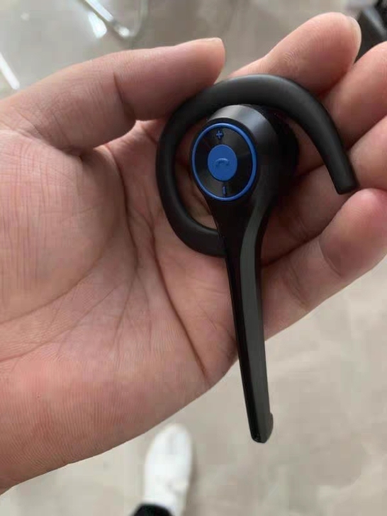 蓝牙耳机 几乎全新 一次没用