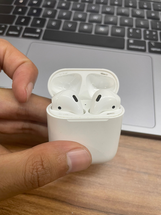 苹果air pods耳机  有充电盒