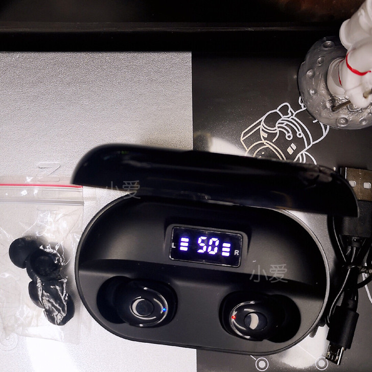 无线蓝牙耳机，之前健身房搞活动留下的，全新...