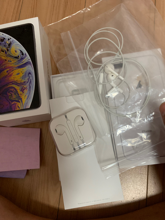 苹果原装耳机，正品呦，假的死全家，骗子给我...