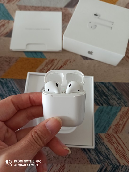 苹果无线耳机airpods2代