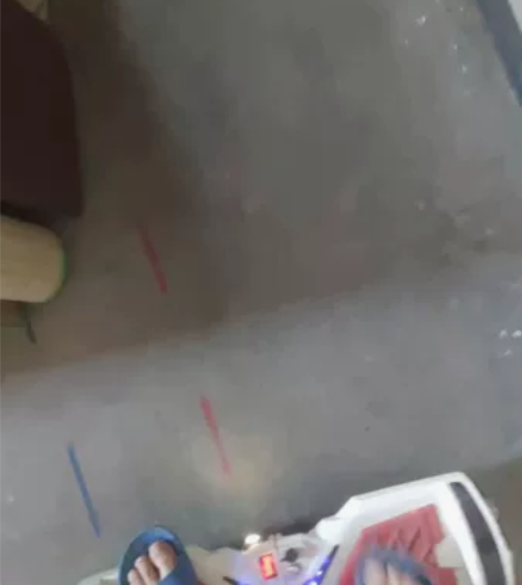 双轮平衡车,带蓝牙音响功能, 孩子玩了一个...