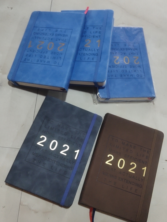 365页日记本，10元一本，店内购买25元...