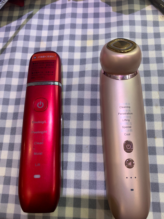 美容仪和黑头铲