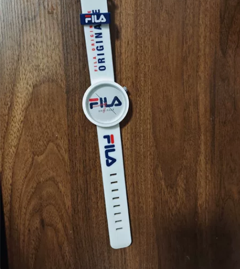 正品斐乐手表，全新，一次也没带过，给孩子买...