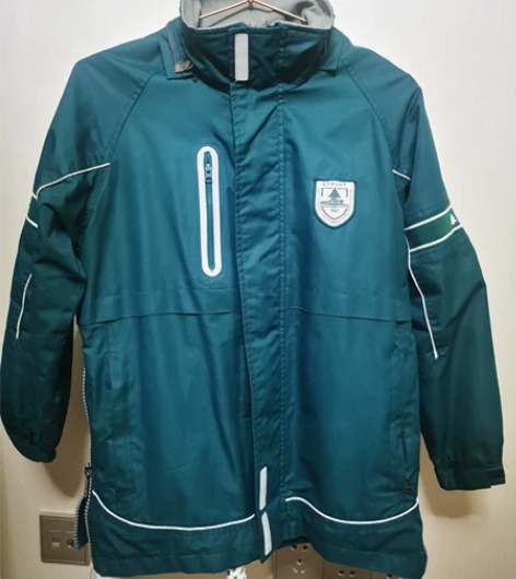 转让9成新南师附中校服 冬季冲锋衣140码...