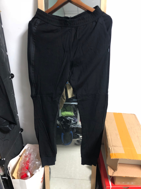 出9新原创高街感锦纶大拉链修身款运动长裤，...