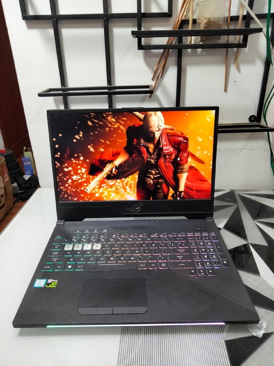 华硕玩家国度枪神2笔记本电脑游戏本窄边框1...