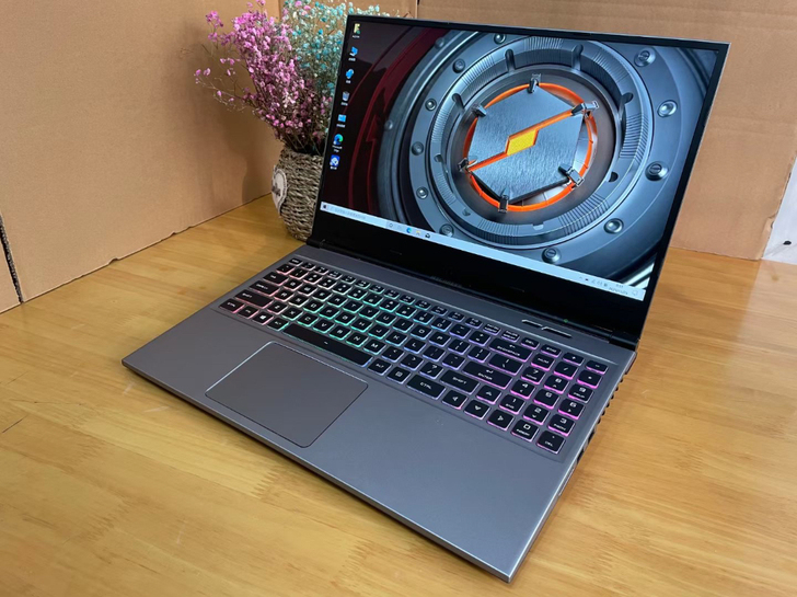 144电竞屏 i7九代 机械革命深海幽灵Z...