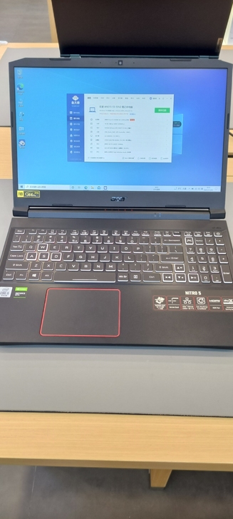 宏碁暗影骑士擎