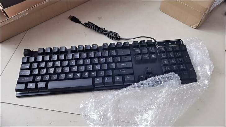 黑色机械手感键盘