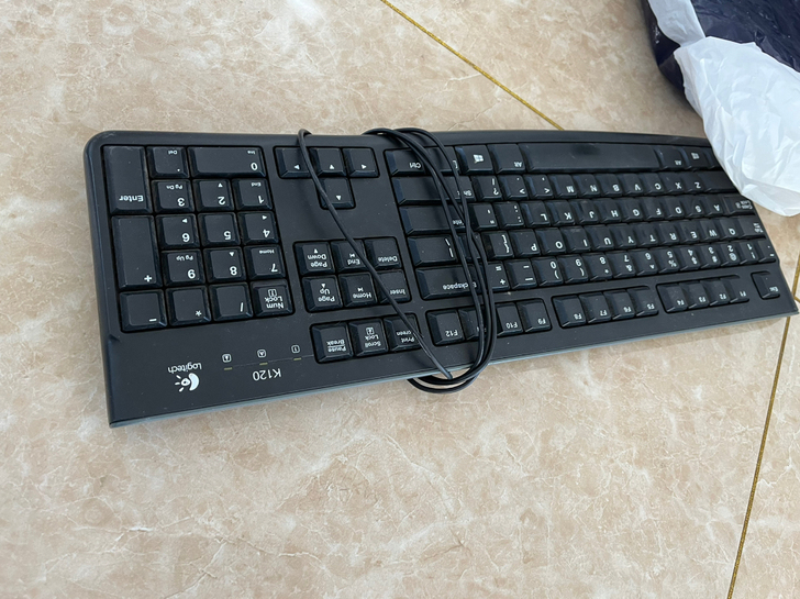 出个罗技键盘，很好用