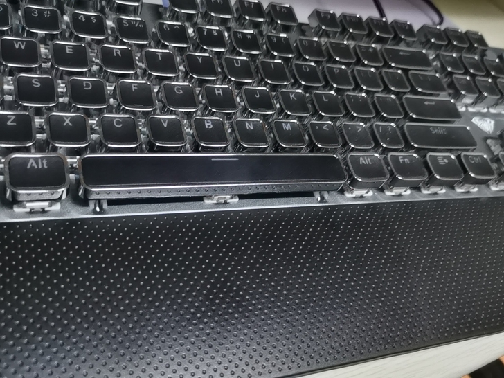 狼蛛F2088黑轴键盘赛博朋克版，机械键盘...