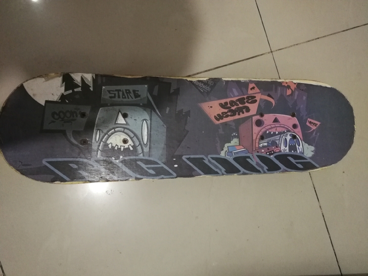 大滑板，木质，20元，孩子没怎么滑，在家里...