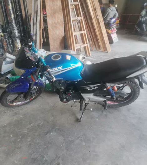 国产高底，摩托车一辆，正常，自己在开，换了...