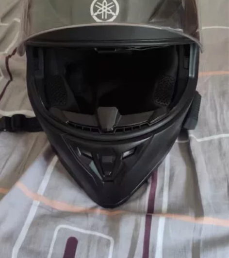 YAMAHA雅马哈摩托车双镜片全盔，因闲置...