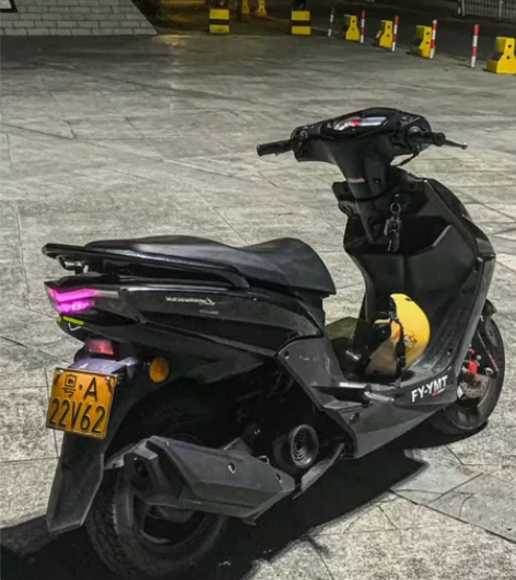 二手飞鹰四代目，95新125CC化油器版本...