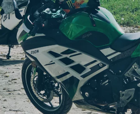 出售本人一手车，21.10月车，5000公...