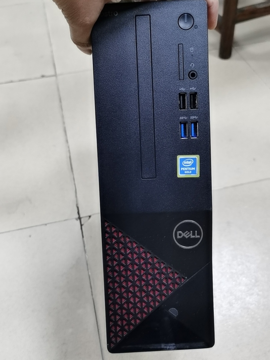 戴尔Vostro 3681主机。带蓝牙无线。