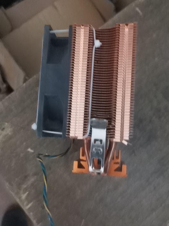 CPU散热器  ，成色如图，有十几个，