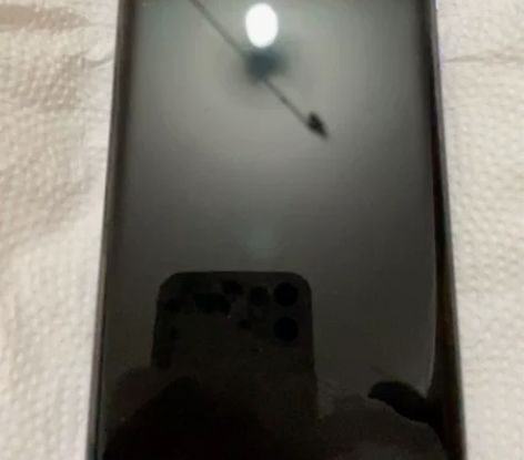 华为Nova九pro屏幕漏液，充电可以，屏...