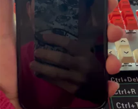 华为nova7，屏幕有一条小范围裂痕，不影...