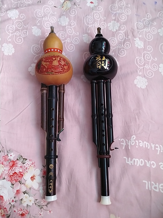 孩子上学时候的葫芦丝闲置!一个新的!一个用...