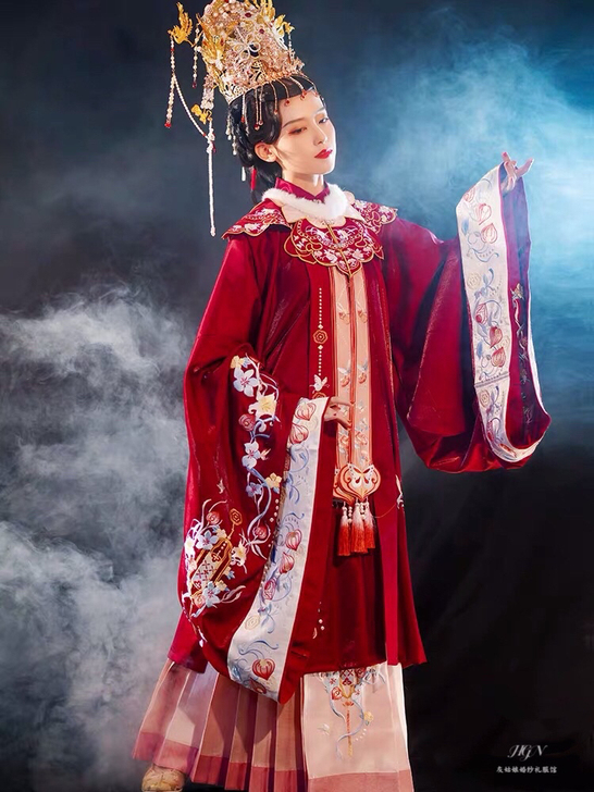 摸鱼儿全新  只租