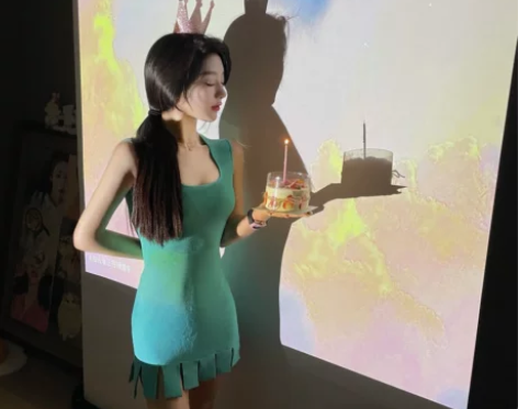 Wuuus 方领针织背心连衣裙女设计感小众...