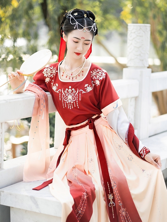 坦领三件套齐腰半臂,只演出的时候穿过一次,...