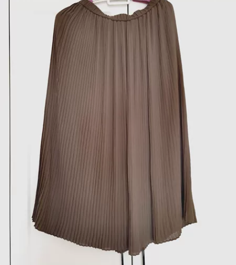 夏季百褶裙半裙咖啡色 腰部是松紧带，腰围7...