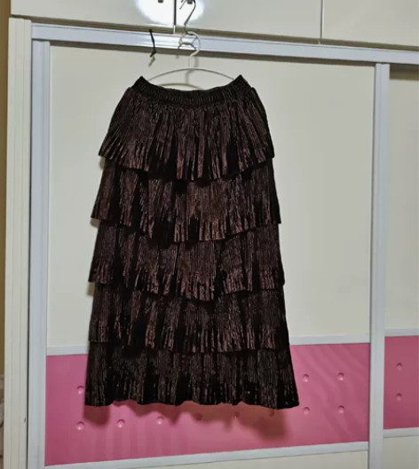 秋冬半身裙蛋糕裙,棕色 实体店入,质量蛮好...