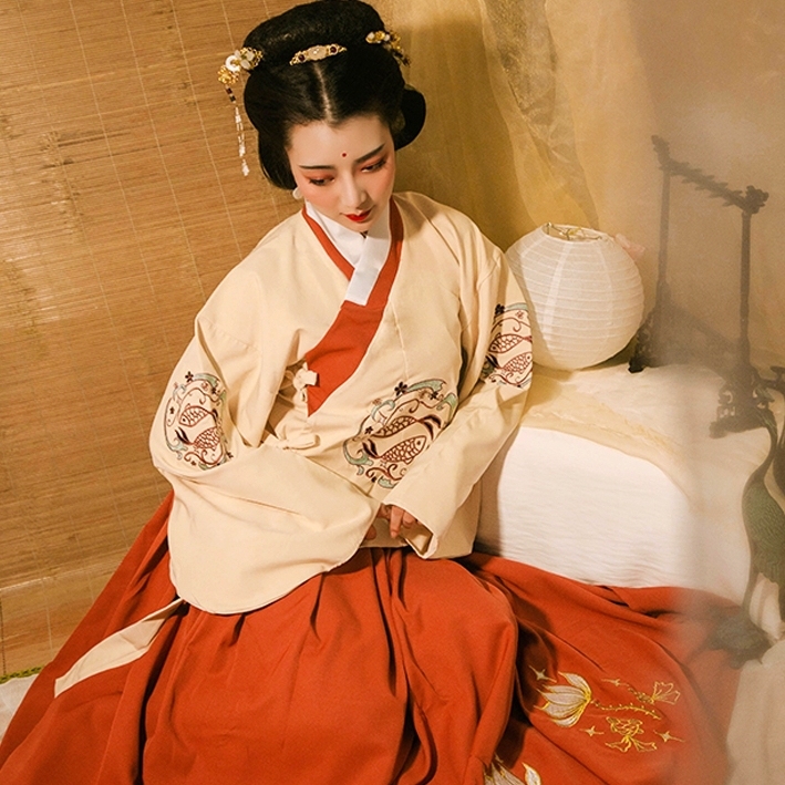 轻汉坊 民族装舞台装