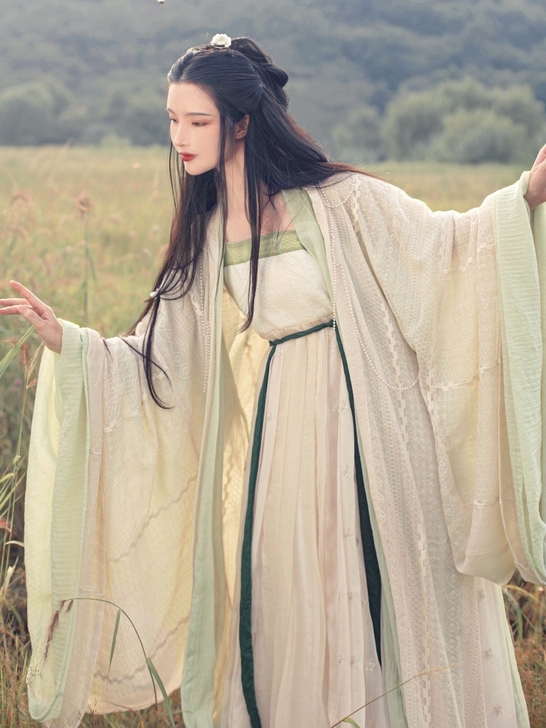 司南阁原创【蒹葭与白露】汉服女款唐制米色诃...