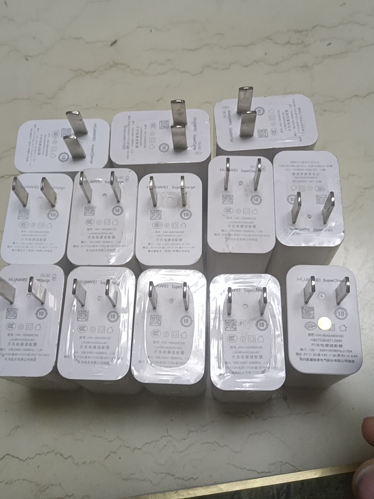 处理10几个9v2A 5v2A手机快充头 ...