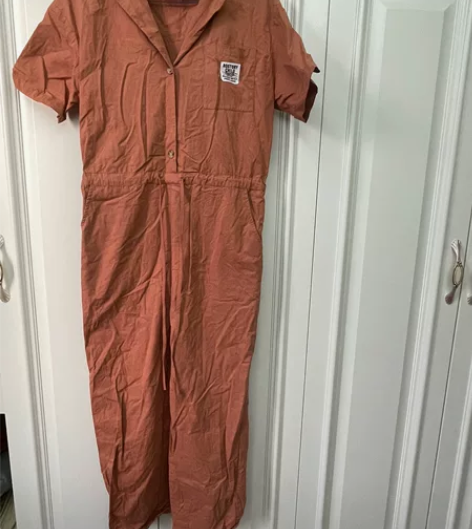 女宽松连体裤大金家 没穿过几次 打理不方便...