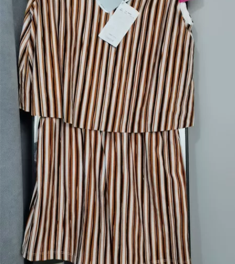 mango 条纹连体裤 感兴趣的话点“我想...